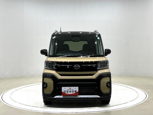 タント ファンクロスターボ　バックカメラ　両側電動スライドドア　ＬＥＤオートライト　パワースライドドアウェルカムオープン機能　電動パーキングブレーキ　運転席助手席シートヒーター　アルミホイール　キーフリーシステム　　オート電動格納式ドアミラー（6枚目）