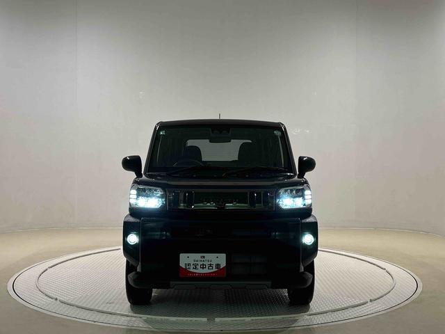 タフト Ｇダーククロムベンチャー　バックカメラ　前席シート－ヒーター　スカイフィールトップ　クロムパック　メッキパック　シルバーアンダーガーニッシュ　インテリアアクセント　ＬＥＤオートハイビーム＆フォグランプ　電動パーキングブレーキ　バックカメラ　アルミホイール（43枚目）