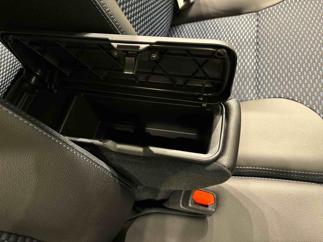 タント カスタムＲＳ　ＬＥＤオートライト　パワースライドドアウェルカムオープン機能　電動パーキングブレーキ　運転席助手席シートヒーター　アルミホイール　キーフリーシステム　　オート電動格納式ドアミラー（32枚目）
