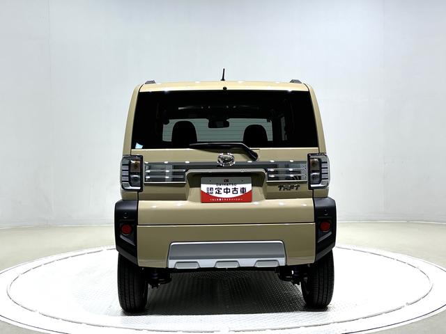タフト Ｇ　クロムベンチャー　バックカメラ　前席シートヒーター　スカイフィールトップ　クロムパック　メッキパック　シルバーアンダーガーニッシュ　インテリアアクセント　ＬＥＤオートハイビーム＆フォグランプ　電動パーキングブレーキ　バックカメラ　アルミホイール（9枚目）