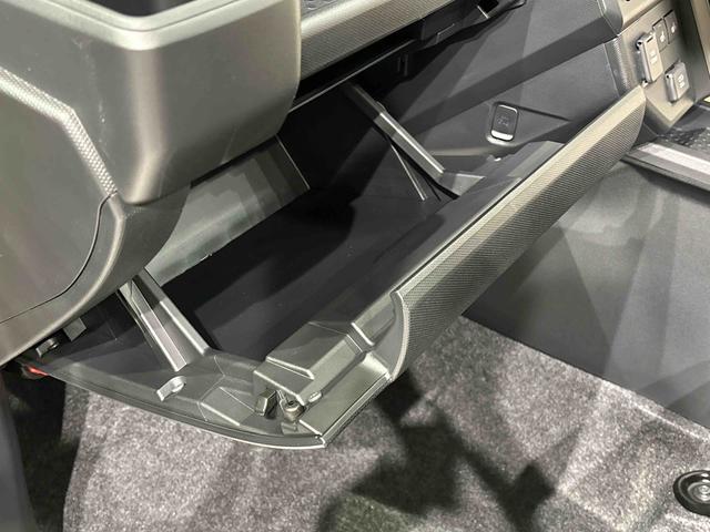 タフト Ｇ　クロムベンチャー　バックカメラ　前席シートヒーター　スカイフィールトップ　クロムパック　メッキパック　シルバーアンダーガーニッシュ　インテリアアクセント　ＬＥＤオートハイビーム＆フォグランプ　電動パーキングブレーキ　バックカメラ　アルミホイール（32枚目）