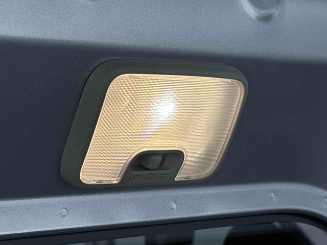 ハイゼットカーゴ ＤＸ　ＦＭ／ＡＭチューナー　コーナーセンサー　オートライト　コーナーセンサー　オーバーヘッドシェルフ　フロントドアパワーウインドウ　キーレスエントリー　ＡＭ／ＦＭラジオ　テンパータイヤ　スチールホイール（33枚目）