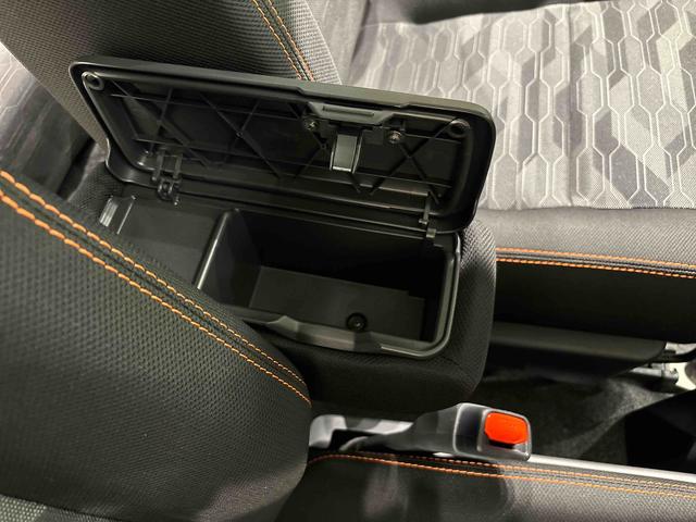 ������Ƃ��������ނȂǂ����[�ł���{�b�N�X�t���Z���^�[�A�[�����X�g���t���Ă܂���