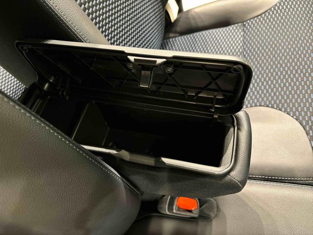 タント カスタムＲＳ　ＬＥＤオートライト　パワースライドドアウェルカムオープン機能　オート電動格納式ドアミラー　助手席ロングスライド　助手席イージークローザー　アルミホイール　キーフリーシステム（30枚目）