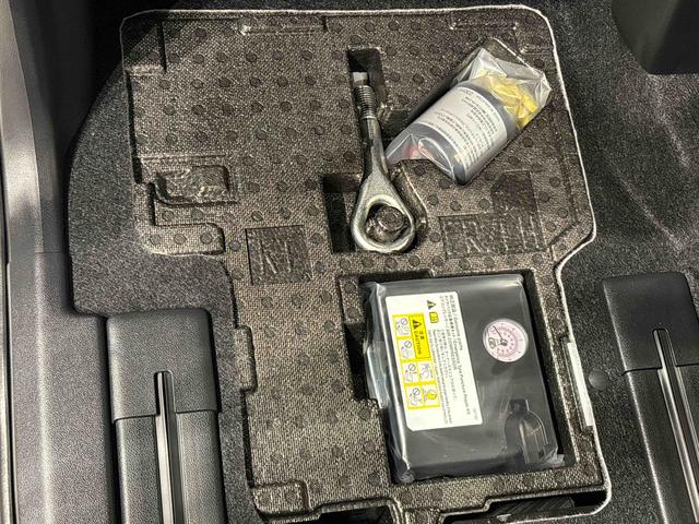 タント カスタムＲＳ　ＬＥＤオートライト　パワースライドドアウェルカムオープン機能　オート電動格納式ドアミラー　助手席ロングスライド　助手席イージークローザー　アルミホイール　キーフリーシステム（33枚目）