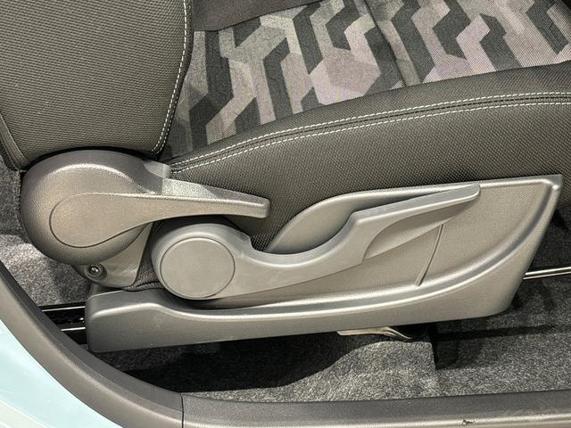 タフト Ｇ　クロムベンチャー　バックカメラ　両側シートヒーター　スカイフィールトップ　クロムパック　メッキパック　シルバーアンダーガーニッシュ　インテリアアクセント　ＬＥＤオートライト＆フォグランプ　電動パーキングブレーキ　バックカメラ　アルミホイール（28枚目）