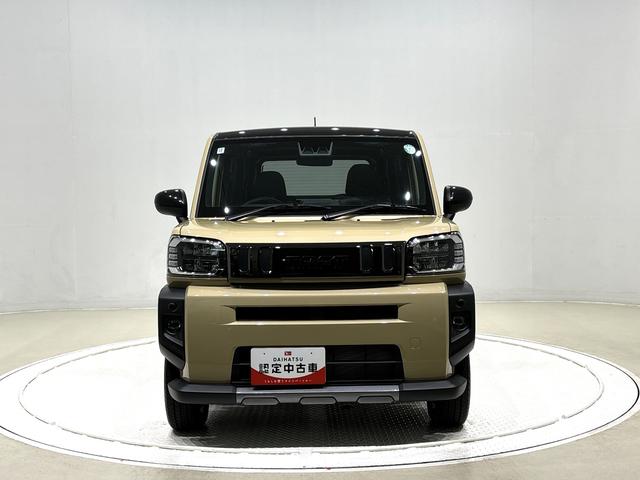 タフト Ｇ　ダーククロムベンチャー　運転席・助手席シートヒーター　純正ナビ装着用アップグレードパック　本革巻ステアリングホイール　オートライト　運転席シートリフター　チルトステアリング　スカイフィールトップ　ＬＥＤヘッドランプ　ＬＥＤフォグランプ　キーフリーシステム（6枚目）