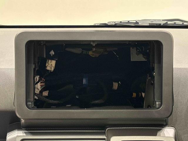 タフト Ｇ　ダーククロムベンチャー　運転席・助手席シートヒーター　純正ナビ装着用アップグレードパック　本革巻ステアリングホイール　オートライト　運転席シートリフター　チルトステアリング　スカイフィールトップ　ＬＥＤヘッドランプ　ＬＥＤフォグランプ　キーフリーシステム（16枚目）