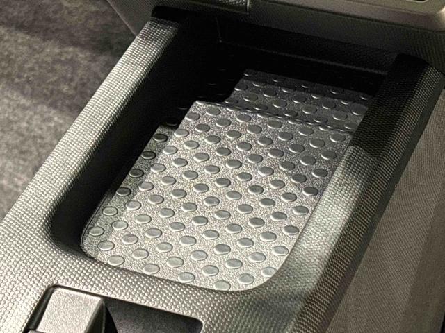 タフト Ｇ　ダーククロムベンチャー　運転席・助手席シートヒーター　純正ナビ装着用アップグレードパック　本革巻ステアリングホイール　オートライト　運転席シートリフター　チルトステアリング　スカイフィールトップ　ＬＥＤヘッドランプ　ＬＥＤフォグランプ　キーフリーシステム（19枚目）