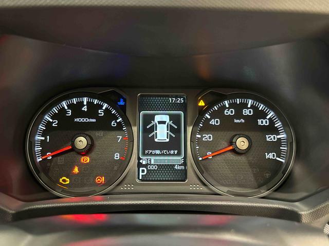 タフト Ｇ　ダーククロムベンチャー　運転席・助手席シートヒーター　純正ナビ装着用アップグレードパック　本革巻ステアリングホイール　オートライト　運転席シートリフター　チルトステアリング　スカイフィールトップ　ＬＥＤヘッドランプ　ＬＥＤフォグランプ　キーフリーシステム（21枚目）