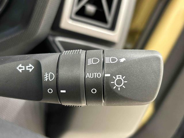 タフト Ｇ　ダーククロムベンチャー　運転席・助手席シートヒーター　純正ナビ装着用アップグレードパック　本革巻ステアリングホイール　オートライト　運転席シートリフター　チルトステアリング　スカイフィールトップ　ＬＥＤヘッドランプ　ＬＥＤフォグランプ　キーフリーシステム（24枚目）