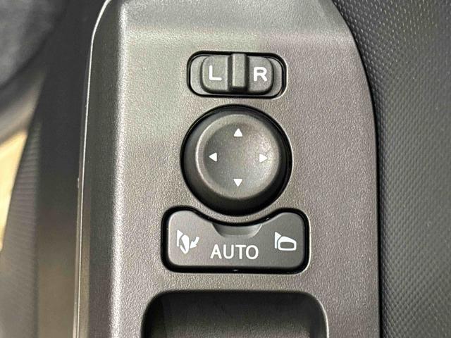 タフト Ｇ　ダーククロムベンチャー　運転席・助手席シートヒーター　純正ナビ装着用アップグレードパック　本革巻ステアリングホイール　オートライト　運転席シートリフター　チルトステアリング　スカイフィールトップ　ＬＥＤヘッドランプ　ＬＥＤフォグランプ　キーフリーシステム（25枚目）