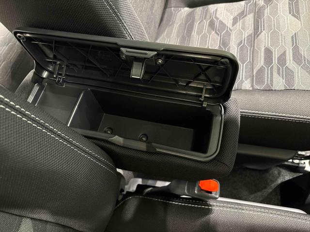 タフト Ｇ　ダーククロムベンチャー　運転席・助手席シートヒーター　純正ナビ装着用アップグレードパック　本革巻ステアリングホイール　オートライト　運転席シートリフター　チルトステアリング　スカイフィールトップ　ＬＥＤヘッドランプ　ＬＥＤフォグランプ　キーフリーシステム（30枚目）