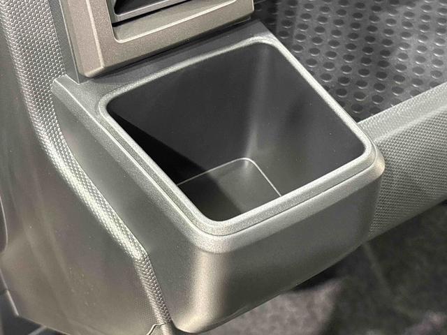 タフト Ｇ　ダーククロムベンチャー　運転席・助手席シートヒーター　純正ナビ装着用アップグレードパック　本革巻ステアリングホイール　オートライト　運転席シートリフター　チルトステアリング　スカイフィールトップ　ＬＥＤヘッドランプ　ＬＥＤフォグランプ　キーフリーシステム（31枚目）