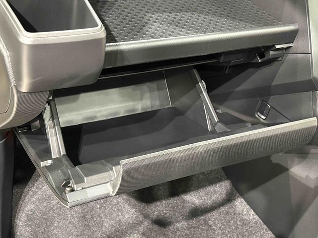タフト Ｇ　ダーククロムベンチャー　運転席・助手席シートヒーター　純正ナビ装着用アップグレードパック　本革巻ステアリングホイール　オートライト　運転席シートリフター　チルトステアリング　スカイフィールトップ　ＬＥＤヘッドランプ　ＬＥＤフォグランプ　キーフリーシステム（32枚目）