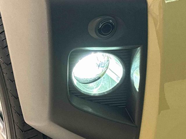 タフト Ｇ　ダーククロムベンチャー　運転席・助手席シートヒーター　純正ナビ装着用アップグレードパック　本革巻ステアリングホイール　オートライト　運転席シートリフター　チルトステアリング　スカイフィールトップ　ＬＥＤヘッドランプ　ＬＥＤフォグランプ　キーフリーシステム（45枚目）