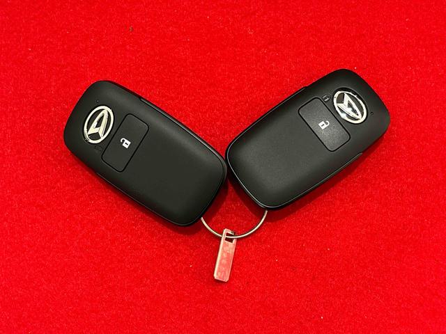 タフト Ｇ　ダーククロムベンチャー　運転席・助手席シートヒーター　純正ナビ装着用アップグレードパック　本革巻ステアリングホイール　オートライト　運転席シートリフター　チルトステアリング　スカイフィールトップ　ＬＥＤヘッドランプ　ＬＥＤフォグランプ　キーフリーシステム（48枚目）