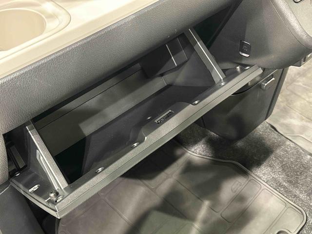 ムーヴキャンバス ストライプスＧターボ　両側電動スライドドア　キーフリー　全車速追従機能付ＡＣＣ　純正ナビ装着用アップグレードパック　運転席・助手席シートヒーター　運転席シートリフター　チルトステアリング　電動パーキングブレーキブレーキ　オートブレーキホールド機能（31枚目）