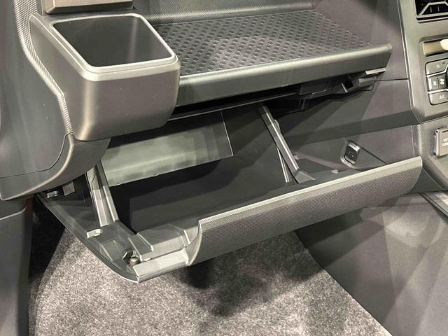 タフト Ｇ　クロムベンチャー　スカイフィールトップ　クロムパック　メッキパック　シルバーアンダーガーニッシュ　インテリアアクセント　ＬＥＤオートライト＆フォグランプ　電動パーキングブレーキ　バックカメラ　アルミホイール（32枚目）