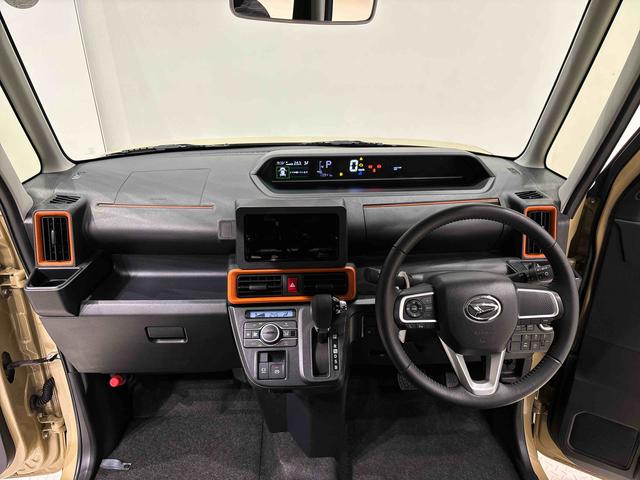 タント ファンクロスターボ　バックカメラ　電動パーキングブレーキ　ＬＥＤオートライト　パワースライドドアウェルカムオープン機能　電動パーキングブレーキ　運転席助手席シートヒーター　アルミホイール　キーフリーシステム　　オート電動格納式ドアミラー（11枚目）