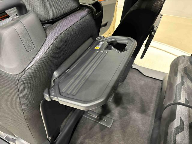 タント ファンクロスターボ　バックカメラ　電動パーキングブレーキ　ＬＥＤオートライト　パワースライドドアウェルカムオープン機能　電動パーキングブレーキ　運転席助手席シートヒーター　アルミホイール　キーフリーシステム　　オート電動格納式ドアミラー（35枚目）