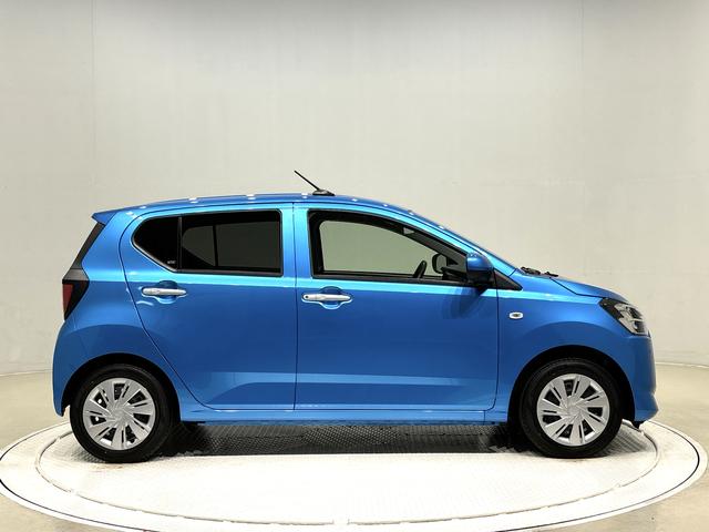 ミライース Ｘ　リミテッドＳＡＩＩＩ　バックモニター対応カメラ　ＬＥＤヘッドランプ　セキュリティアラーム　コーナーセンサー　１４インチフルホイールキャップ　キーレスエントリー　電動格納式ドアミラー　ショツピングフック　マニュアルエアコン（7枚目）