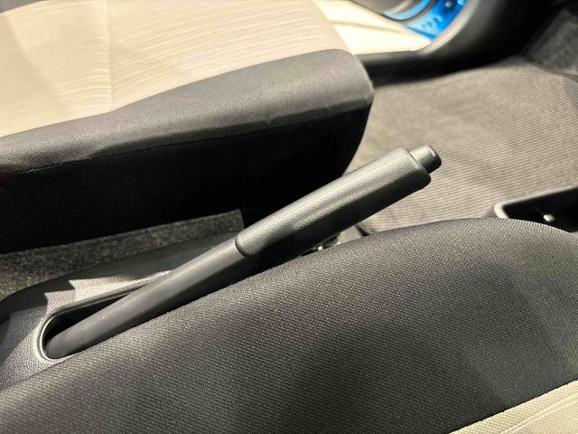 ミライース Ｘ　リミテッドＳＡＩＩＩ　バックモニター対応カメラ　ＬＥＤヘッドランプ　セキュリティアラーム　コーナーセンサー　１４インチフルホイールキャップ　キーレスエントリー　電動格納式ドアミラー　ショツピングフック　マニュアルエアコン（27枚目）