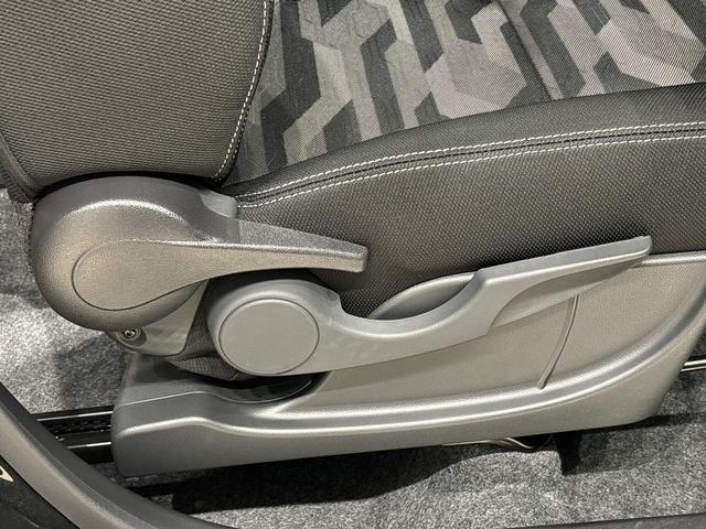 タフト Ｇターボ　ダーククロムベンチャー　ディスプレイオーディオ付　スカイフィールトップ　クロムパック　メッキパック　シルバーアンダーガーニッシュ　インテリアアクセント　ＬＥＤオートハイビーム＆フォグランプ　電動パーキングブレーキ　バックカメラ　アルミホイール（28枚目）