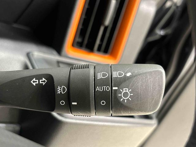タント ファンクロスターボ　ＬＥＤオートライト　パワースライドドアウェルカムオープン機能　電動格納式ドアミラー　助手席ロングスライド　助手席イージークローザー　　セキュリティアラーム　キーフリーシステム（23枚目）