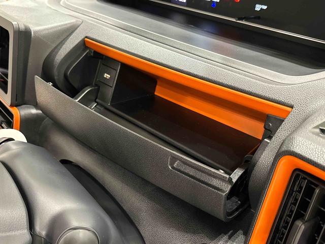 タント ファンクロスターボ　ＬＥＤオートライト　パワースライドドアウェルカムオープン機能　電動格納式ドアミラー　助手席ロングスライド　助手席イージークローザー　　セキュリティアラーム　キーフリーシステム（26枚目）
