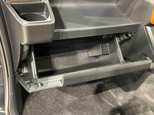 タント ファンクロスターボ　ＬＥＤオートライト　パワースライドドアウェルカムオープン機能　電動格納式ドアミラー　助手席ロングスライド　助手席イージークローザー　　セキュリティアラーム　キーフリーシステム（32枚目）