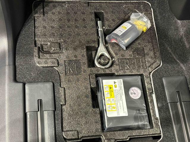 タント ファンクロスターボ　ＬＥＤオートライト　パワースライドドアウェルカムオープン機能　電動格納式ドアミラー　助手席ロングスライド　助手席イージークローザー　　セキュリティアラーム　キーフリーシステム（33枚目）