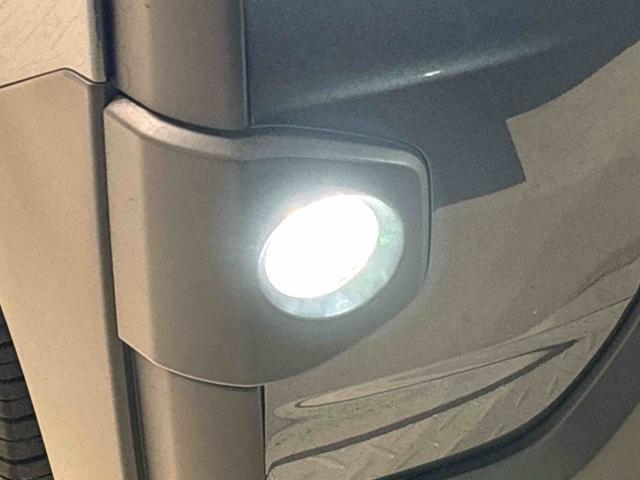 タント ファンクロスターボ　ＬＥＤオートライト　パワースライドドアウェルカムオープン機能　電動格納式ドアミラー　助手席ロングスライド　助手席イージークローザー　　セキュリティアラーム　キーフリーシステム（47枚目）
