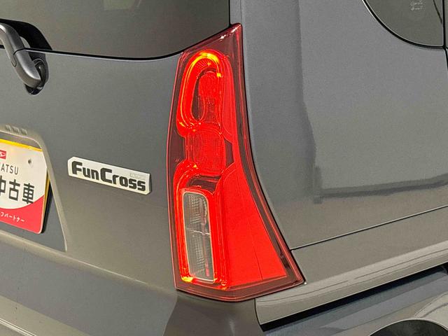 タント ファンクロスターボ　ＬＥＤオートライト　パワースライドドアウェルカムオープン機能　電動格納式ドアミラー　助手席ロングスライド　助手席イージークローザー　　セキュリティアラーム　キーフリーシステム（48枚目）