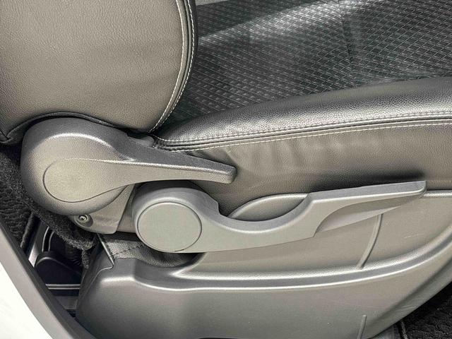 タント カスタムＲＳセレクション　　ナビドラ　全方位カメラ　ＥＴＣ付　ＬＥＤオートライト　パワースライドドアウェルカムオープン機能　電動パーキングブレーキ　運転席ロングスライド　アルミホイール　キーフリーシステム　　オート電動格納式ドアミラー（30枚目）