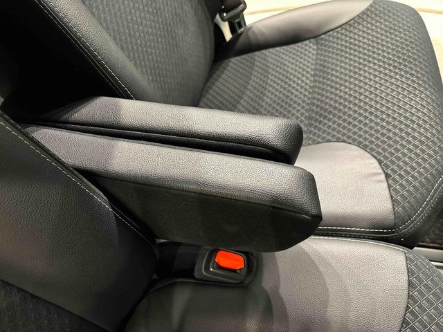 タント カスタムＲＳスタイルセレクション　ＬＥＤオートライト　パワースライドドアウェルカムオープン機能　オート電動格納式ドアミラー　助手席ロングスライド　助手席イージークローザー　アルミホイール　キーフリーシステム（32枚目）
