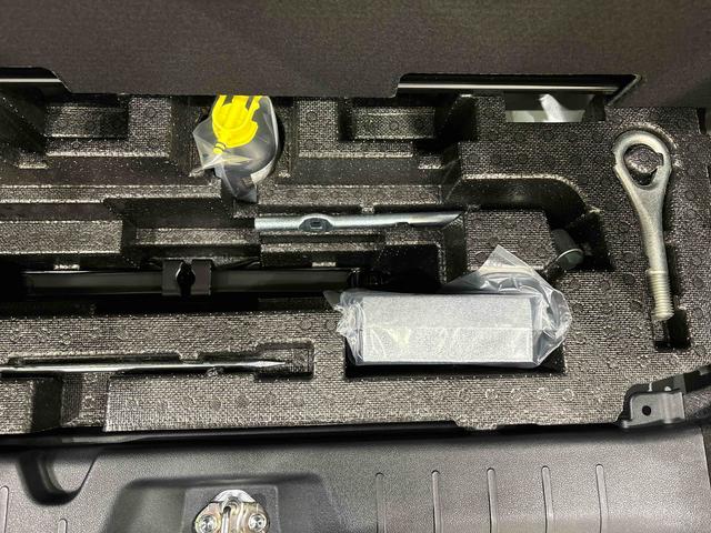 タント カスタムＲＳスタイルセレクション　ＬＥＤオートライト　パワースライドドアウェルカムオープン機能　オート電動格納式ドアミラー　助手席ロングスライド　助手席イージークローザー　アルミホイール　キーフリーシステム（41枚目）
