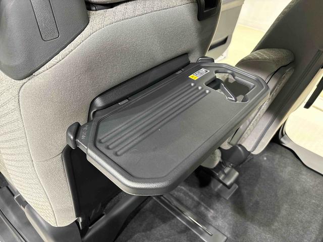 タント Ｘ　両側スライド片側電動スライドドア　キーフリーシステム　純正ナビ装着用アップグレードパック　運転席・助手席シートヒーター　電動パーキングブレーキブレーキ　オートブレーキホールド機能　運転席シートリフター　チルトステアリング　格納式リヤドアサンシェード（35枚目）