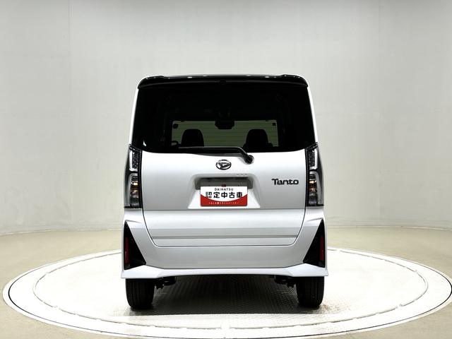 タント カスタムＲＳ　ＬＥＤオートライト　パワースライドドアウェルカムオープン機能　電動パーキングブレーキ　運転席助手席シートヒーター　アルミホイール　キーフリーシステム　　オート電動格納式ドアミラー（9枚目）