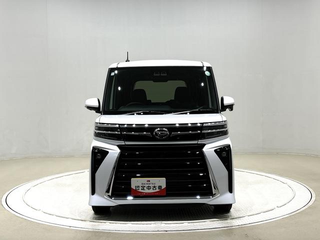 タント カスタムＲＳ　パノラマモニター付き　電動パーキングブレーキ　ＬＥＤオートライト　パワースライドドアウェルカムオープン機能　オート電動格納式ドアミラー　助手席ロングスライド　助手席イージークローザー　アルミホイール　キーフリーシステム（6枚目）