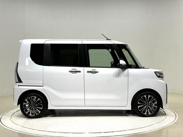 タント カスタムＲＳ　パノラマモニター付き　電動パーキングブレーキ　ＬＥＤオートライト　パワースライドドアウェルカムオープン機能　オート電動格納式ドアミラー　助手席ロングスライド　助手席イージークローザー　アルミホイール　キーフリーシステム（7枚目）