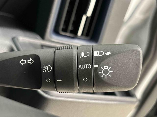 タント カスタムＲＳ　パノラマモニター付き　電動パーキングブレーキ　ＬＥＤオートライト　パワースライドドアウェルカムオープン機能　オート電動格納式ドアミラー　助手席ロングスライド　助手席イージークローザー　アルミホイール　キーフリーシステム（25枚目）
