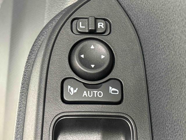 タント カスタムＲＳ　パノラマモニター付き　電動パーキングブレーキ　ＬＥＤオートライト　パワースライドドアウェルカムオープン機能　オート電動格納式ドアミラー　助手席ロングスライド　助手席イージークローザー　アルミホイール　キーフリーシステム（26枚目）