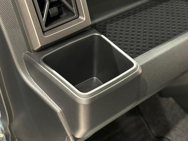 タフト Ｇ　ダーククロムベンチャー　電動パーキングブレーキ　スカイフィールトップ　　ダークメッキパック　アンダーガーニッシュ　電動ドアミラー　ＬＥＤオートライト＆フォグランプ　電動パーキングブレーキ　バックカメラ　アルミホイール（30枚目）