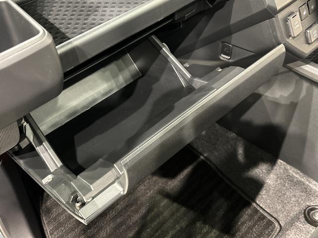 タフト Ｇ　ダーククロムベンチャー　電動パーキングブレーキ　スカイフィールトップ　　ダークメッキパック　アンダーガーニッシュ　電動ドアミラー　ＬＥＤオートライト＆フォグランプ　電動パーキングブレーキ　バックカメラ　アルミホイール（31枚目）