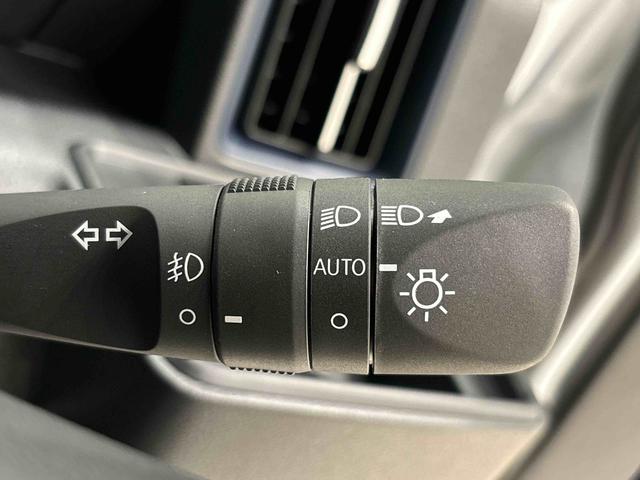 タント カスタムＲＳ　電動パーキングブレーキ　ＬＥＤオートライト　パワースライドドアウェルカムオープン機能　運転席ロングスライドシ－ト　助手席ロングスライド　助手席イージークローザー　アルミホイール　キーフリーシステム（23枚目）