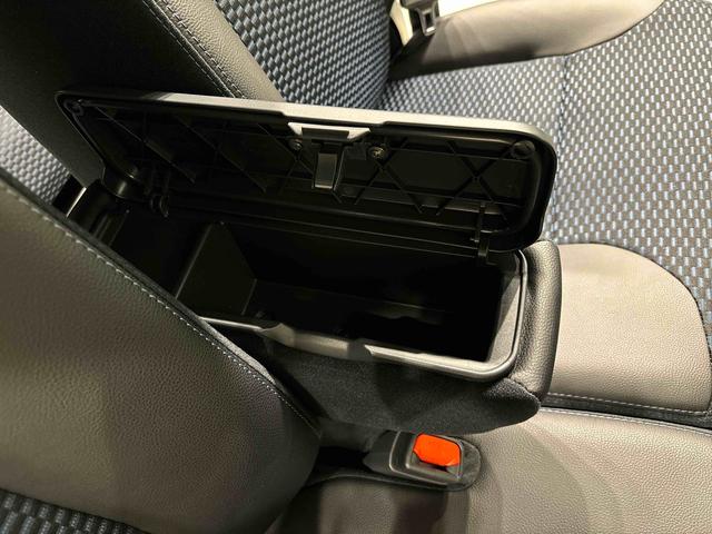 タント カスタムＲＳ　電動パーキングブレーキ　ＬＥＤオートライト　パワースライドドアウェルカムオープン機能　運転席ロングスライドシ－ト　助手席ロングスライド　助手席イージークローザー　アルミホイール　キーフリーシステム（30枚目）