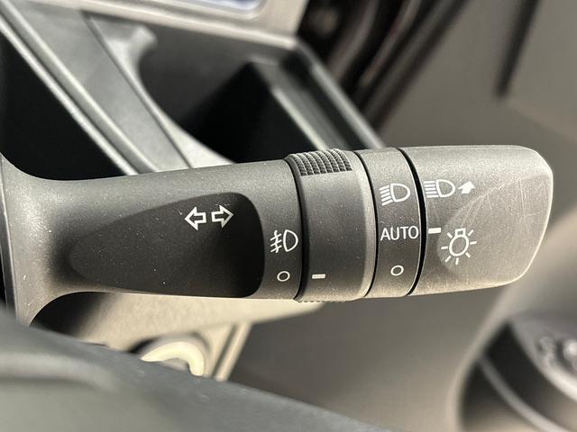 タント カスタムＲＳ　９インチディスプレイオーディオ　バックカメラ　ＬＥＤオートライト　パワースライドドアウェルカムオープン機能　オート電動格納式ドアミラー　助手席ロングスライド　助手席イージークローザー　アルミホイール　キーフリーシステム（23枚目）