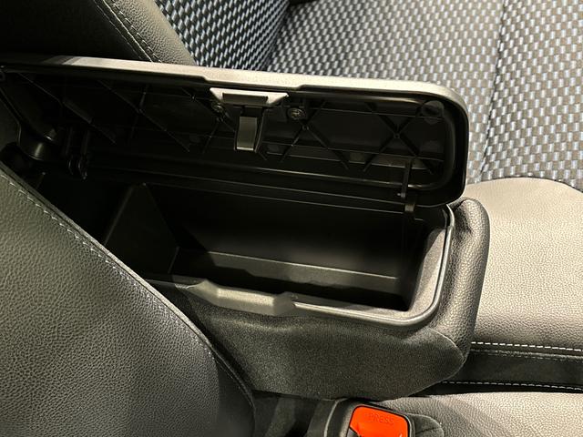 タント カスタムＲＳ　９インチディスプレイオーディオ　バックカメラ　ＬＥＤオートライト　パワースライドドアウェルカムオープン機能　オート電動格納式ドアミラー　助手席ロングスライド　助手席イージークローザー　アルミホイール　キーフリーシステム（30枚目）