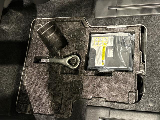 タント カスタムＲＳ　９インチディスプレイオーディオ　バックカメラ　ＬＥＤオートライト　パワースライドドアウェルカムオープン機能　オート電動格納式ドアミラー　助手席ロングスライド　助手席イージークローザー　アルミホイール　キーフリーシステム（33枚目）